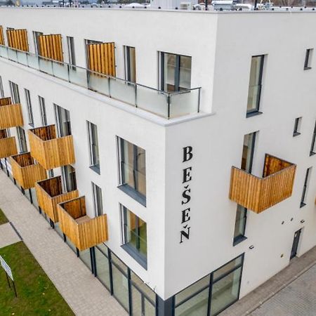 Apartman Nad Riekou Bešeňová エクステリア 写真