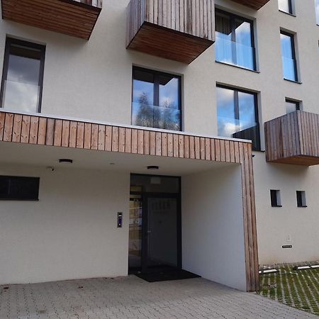 Apartman Nad Riekou Bešeňová エクステリア 写真
