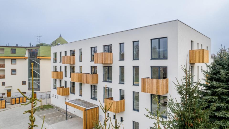 Apartman Nad Riekou Bešeňová エクステリア 写真
