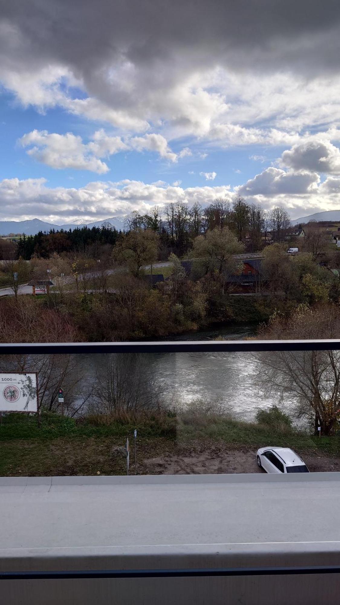 Apartman Nad Riekou Bešeňová エクステリア 写真