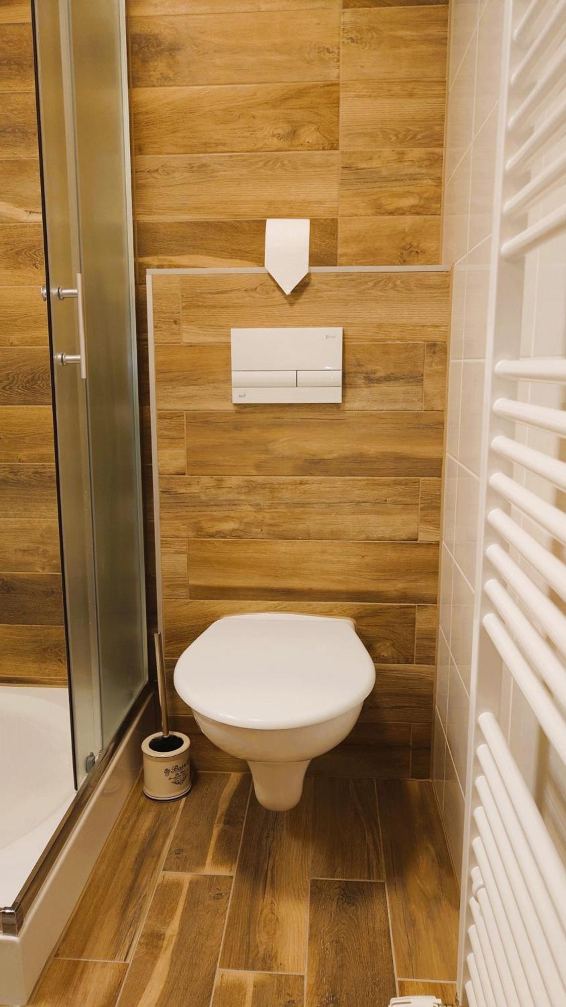 Apartman Nad Riekou Bešeňová エクステリア 写真