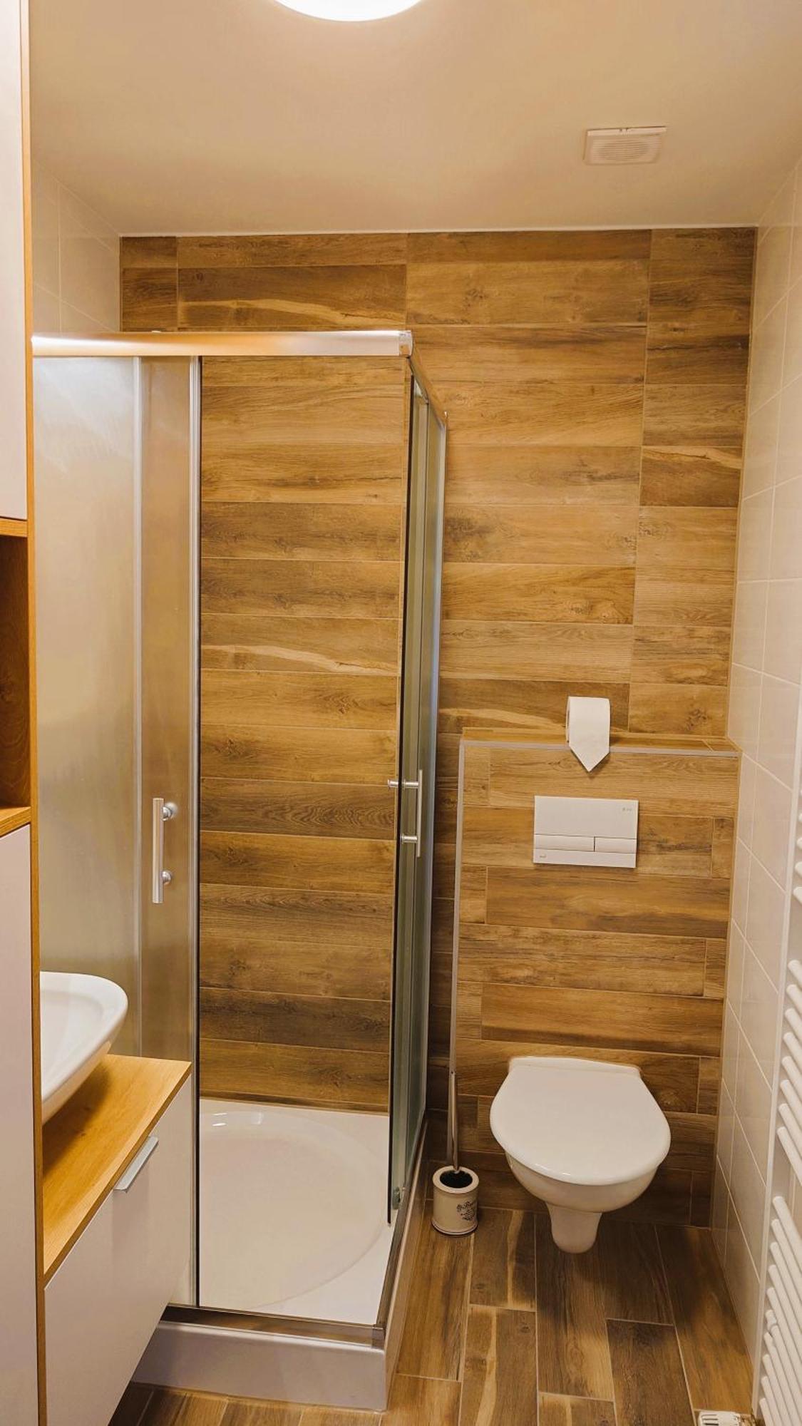 Apartman Nad Riekou Bešeňová エクステリア 写真